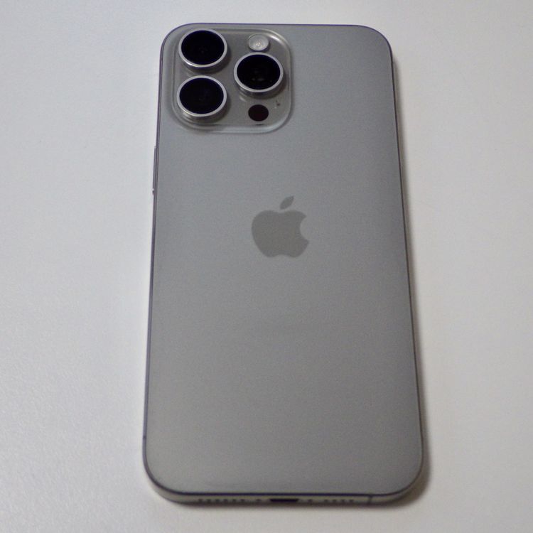 SIM�ե꡼ iPhone15 Pro Max 256GB ����86% �ʥ����� ����̵��