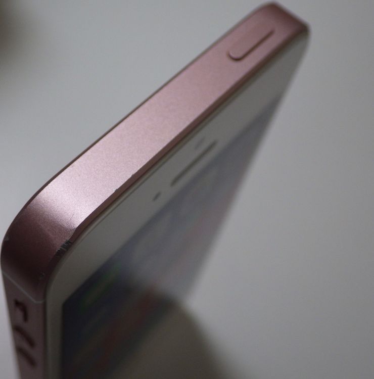 SIM�ե꡼ iPhone SE 32GB ����93% ������������� ����̵��