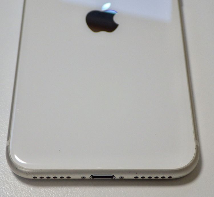 SIM�ե꡼ iPhone SE(��3����) 128GB ����86% �������饤�� ����̵��