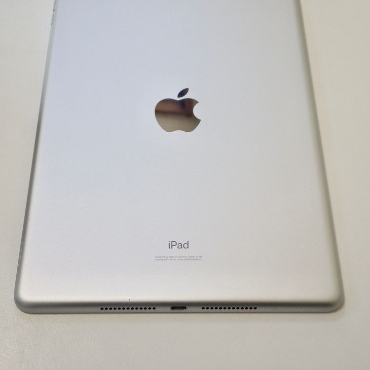 SIM�ե꡼ iPad(��7����) Wi-Fi + Cellular 32GB ����87% ����̵��