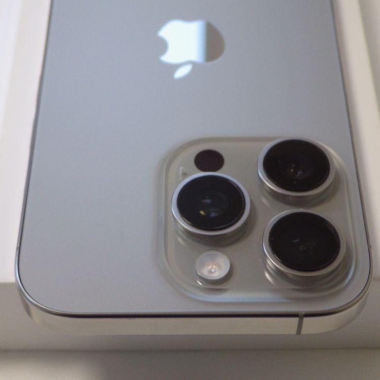 ����Ʊ�� SIM�ե꡼ iPhone16 Pro 256GB ����93% �ʥ���������˥���