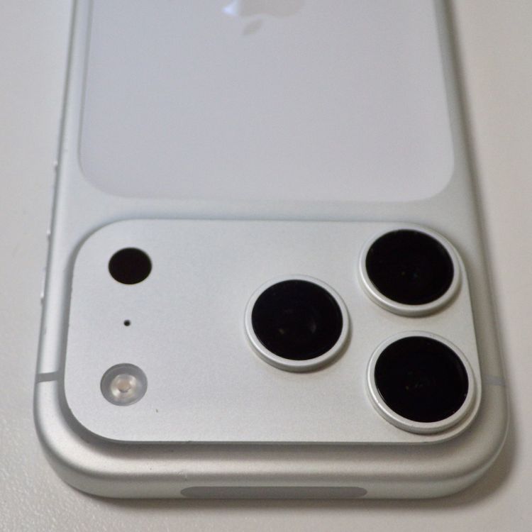 Ķ���� SIM�ե꡼ iPhone17 Pro 1TB ����С� ����96% ����̵��