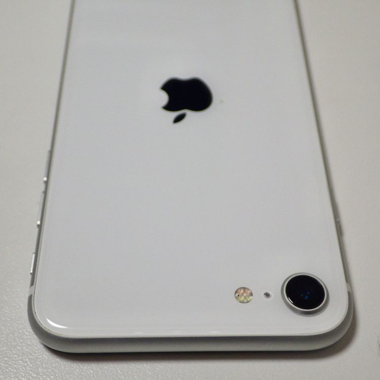 SIMե꡼ iPhone SE(裲) 64GB ۥ磻 84% iOS15