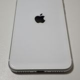 SIM�ե꡼ iPhone SE(�裲����) 64GB �ۥ磻�� ����93% ����̵��