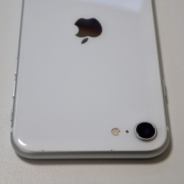 SIM�ե꡼ iPhone SE(�裲����) 64GB �ۥ磻�� ����81% ����̵��