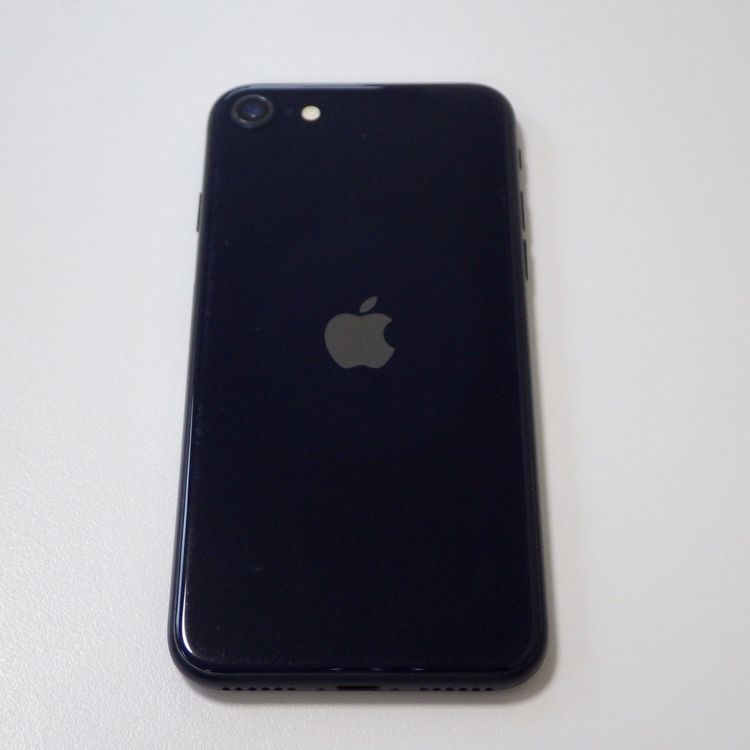 SIM�ե꡼ iPhone SE(��3����) 128GB ����94% �ߥåɥʥ��� ����̵��