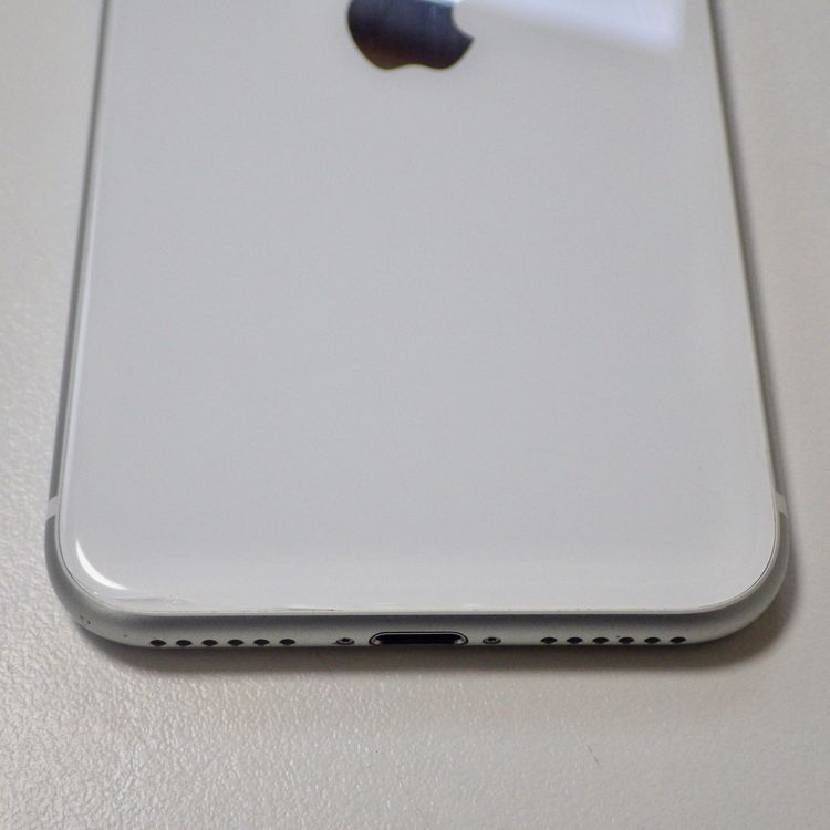 SIM�ե꡼ iPhoneSE2 64GB �ۥ磻�� ����87% ����̵��