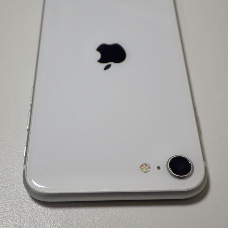 SIMե꡼ iPhone SE(裲) 64GB ۥ磻 83% ̵