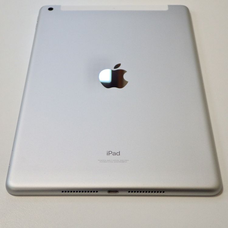 Ķ���� SIM�ե꡼ iPad(��9����) 64GB Wi-Fi + Cellular ����̵��