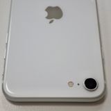 Ķ���� SIM�ե꡼ iPhone SE(�裲����) 64GB �ۥ磻�� ����83% ����̵��