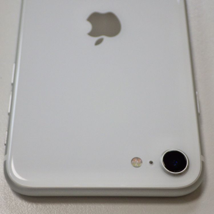 Ķ���� SIM�ե꡼ iPhone SE(�裲����) 64GB �ۥ磻�� ����83% ����̵��