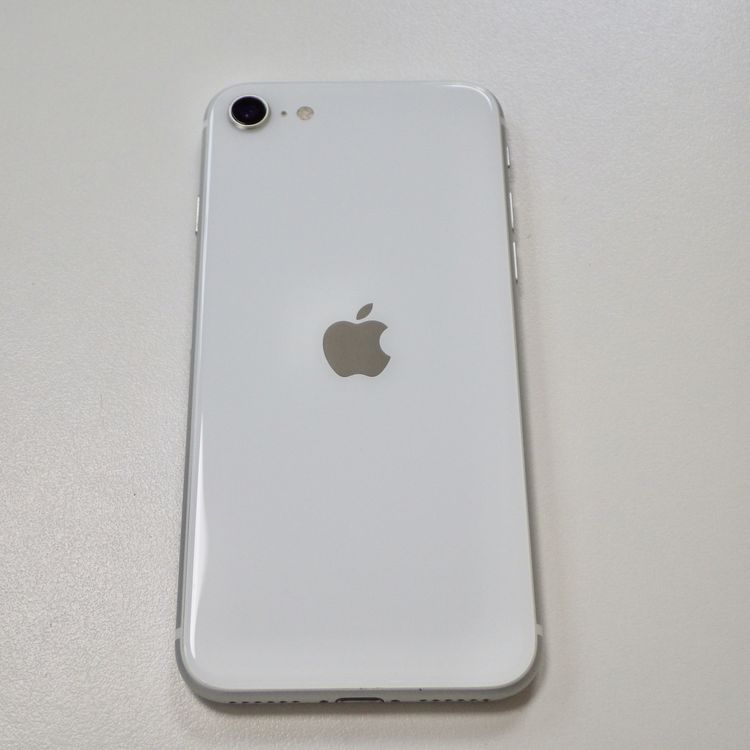 Ķ���� SIM�ե꡼ iPhone SE(�裲����) 64GB �ۥ磻�� ����83% ����̵��