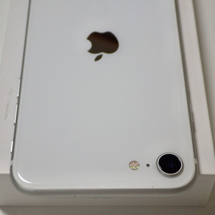 SIMフリー iPhone SE(第2世代) 64GB 電池87% ホワイト
