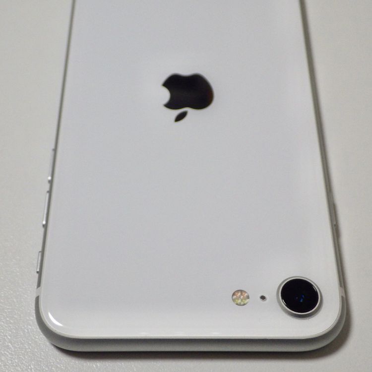 SIM�ե꡼ iPhone SE(�裲����)64GB �ۥ磻�� ����85% ����̵��