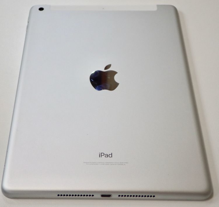 SIM�ե꡼ iPad(��5����)  32GB Wi-Fi+Cellular ����С�