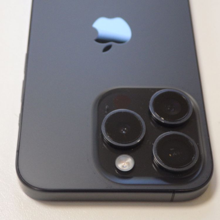 Ķ���� SIM�ե꡼ iPhone15 Pro 128GB �֥�å� ����88% ���̽�����