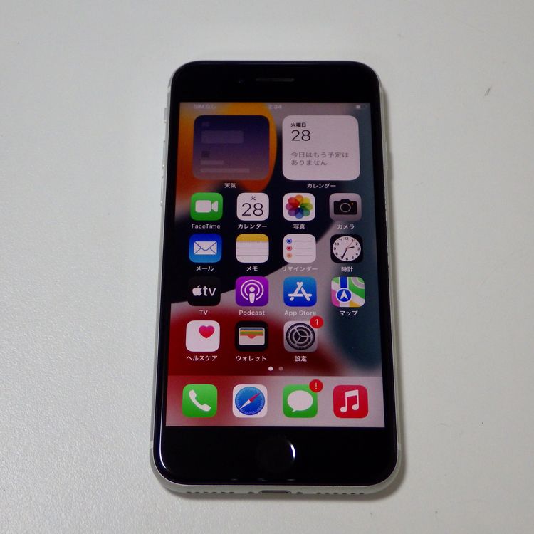 SIM�ե꡼ iPhone SE(�裲����) 64GB �ۥ磻�� ����86% ����̵��