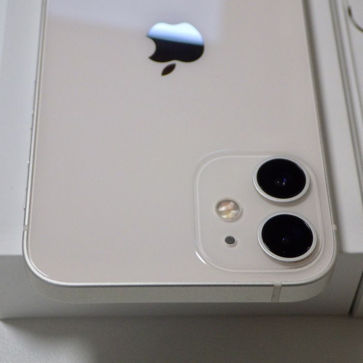 SIM�ե꡼ iPhone12 mini 64GB �ۥ磻�� ����84% ����̵��