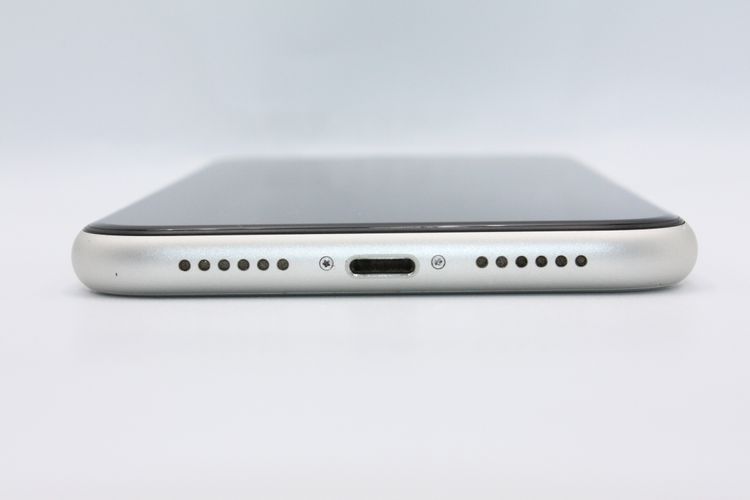 �������ò� iPhone11 64GB SIM���å�����Ѥ� �ۥ磻�� B���