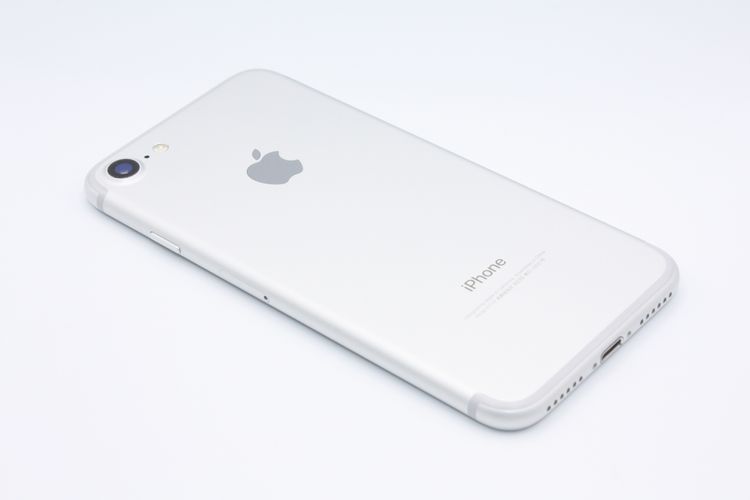 Хåƥ꡼ɹ(95%) iPhone7 32GB SIMåѤ С A