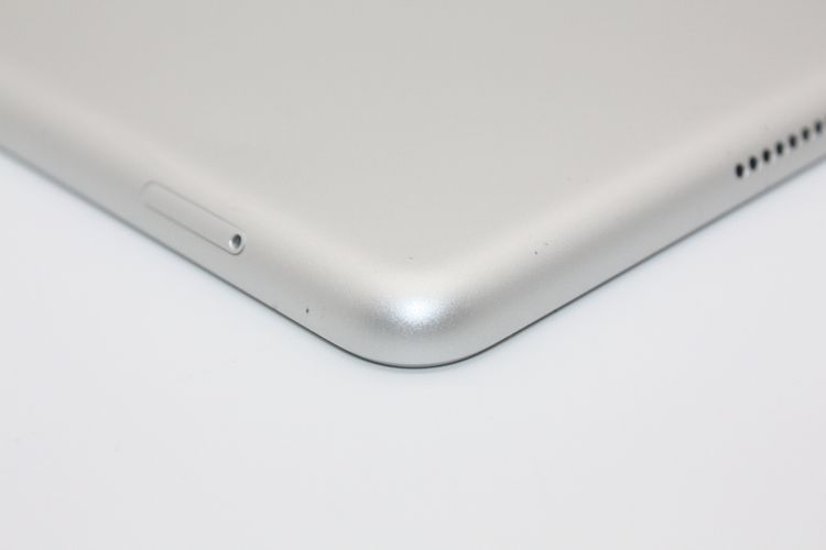 iPad ��7���� Wi-Fi+Cellular 32GB SIM�ե꡼ ����С� C���