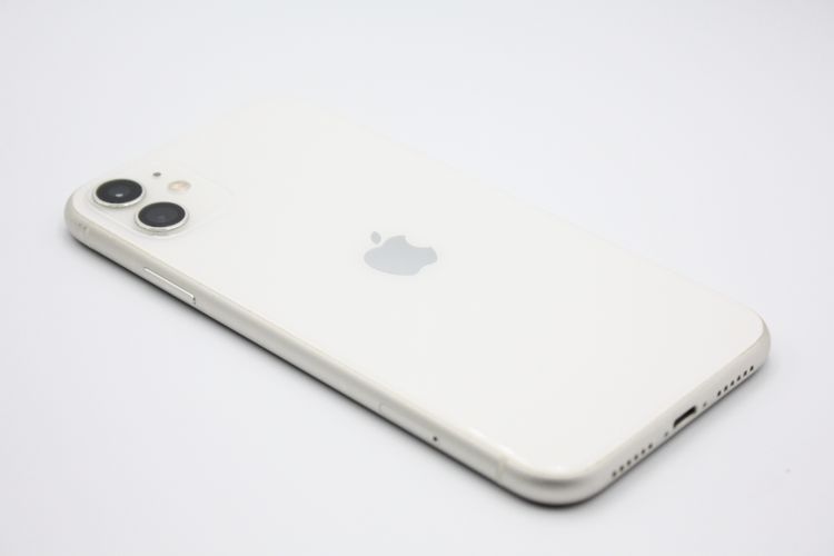 iPhone11 64GB SIM���å�����Ѥ� �ۥ磻�� B���