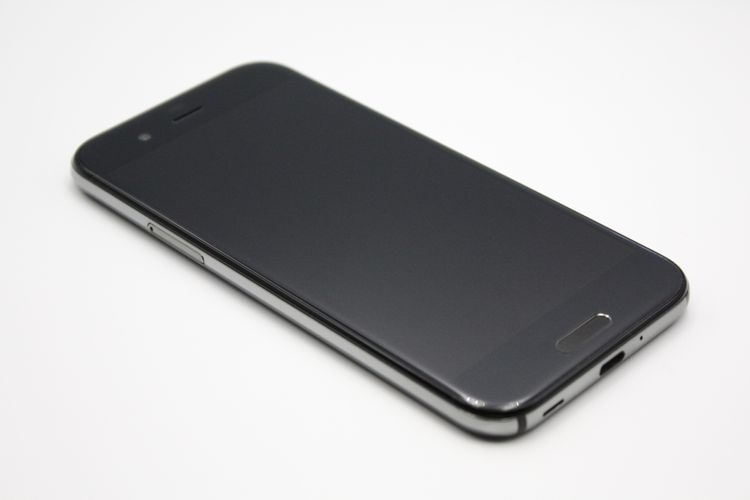 AQUOS R SHV39 �ޡ�����꡼�֥�å� C���