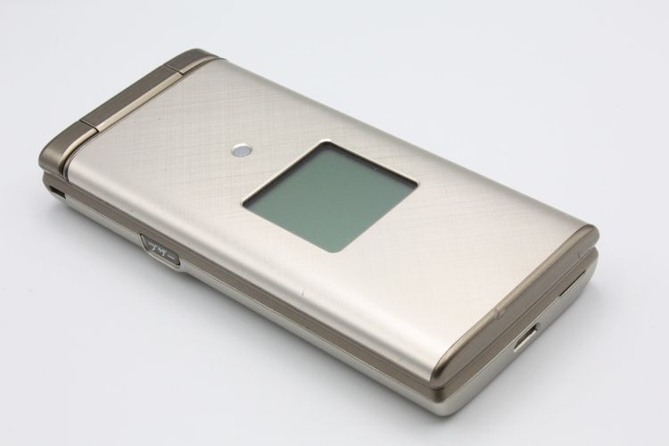 ���󤿤󥱡����� KYF38 �����ѥ󥴡���� SIM���å�����Ѥ�