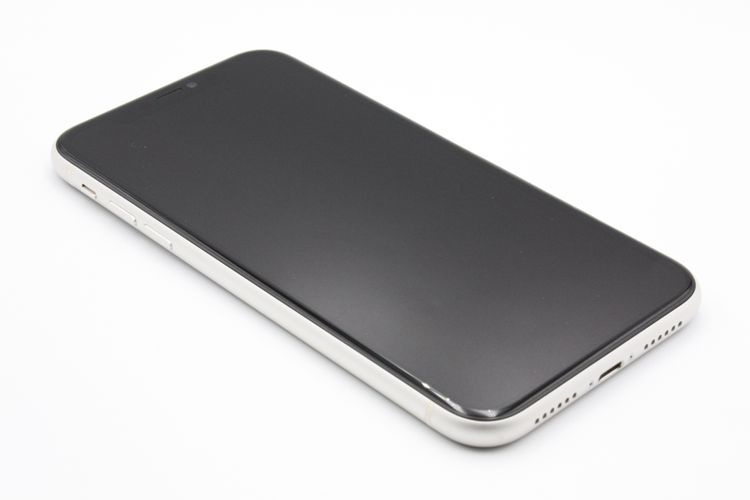 �������ò� iPhone11 64GB SIM���å�����Ѥ� �ۥ磻�� C���