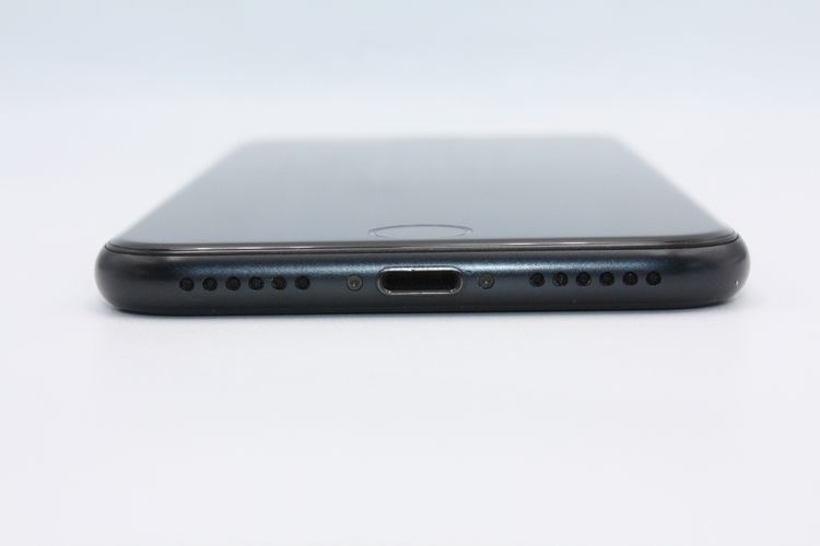 �Хåƥ꡼�����ɹ�(93%) iPhoneSE ��3���� 64GB �ߥåɥʥ��� C���