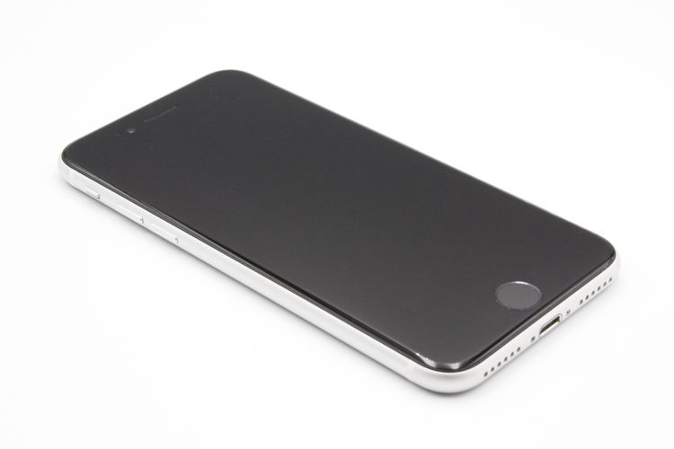 iPhoneSE ��2���� 64GB �ۥ磻�� SIM�ե꡼ C���