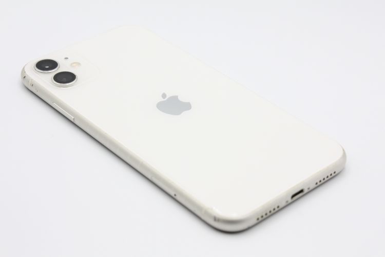 �������ò� iPhone11 64GB SIM���å�����Ѥ� �ۥ磻�� �������