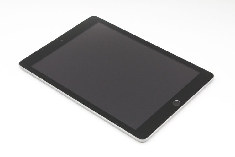 iPad ��5���� Wi-Fi+Cellular��ǥ� 32GB SIM���å�����Ѥ� C���