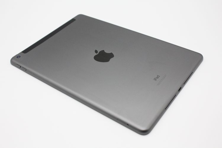 iPad ��9���� 64GB Wi-Fi + Cellular��ǥ� ���ڡ������쥤 B���