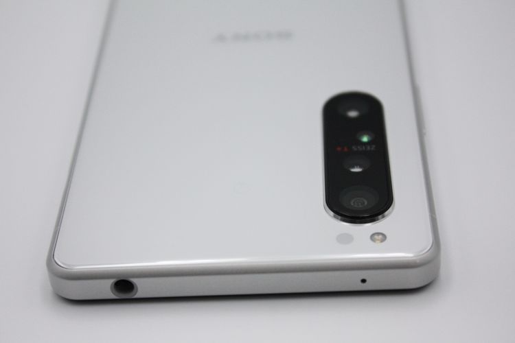Xperia 1 II SOG01 �ۥ磻�� SIM���å�����Ѥ� B���