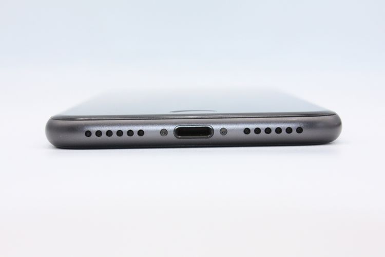 �������ò� iPhone8 64GB SIM���å�����Ѥ� ���ڡ������쥤 C���