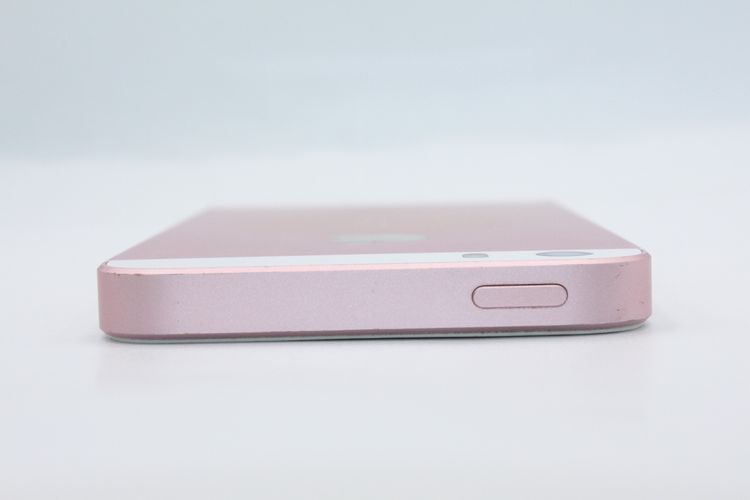 �������ò� iPhoneSE ��1���� 16GB SIM���å�����Ѥ� ������������� C���