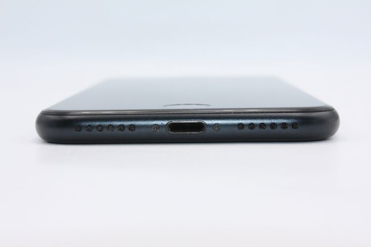 �Хåƥ꡼�����ɹ�(95%) iPhoneSE ��3���� 64GB �ߥåɥʥ��� C���