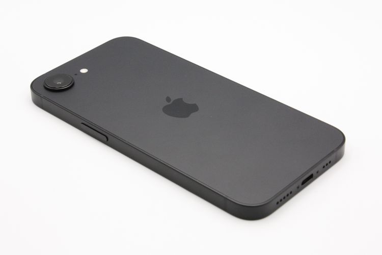 ���� �Хåƥ꡼�����ɹ�(100%) iPhone16e 128GB �֥�å� A���