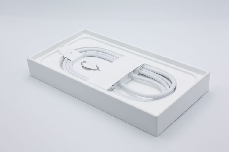 ���� �Хåƥ꡼�����ɹ�(100%) iPhone16e 128GB �֥�å� A���