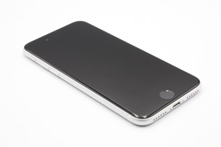 iPhoneSE ��2���� 64GB �ۥ磻�� SIM�ե꡼ C���