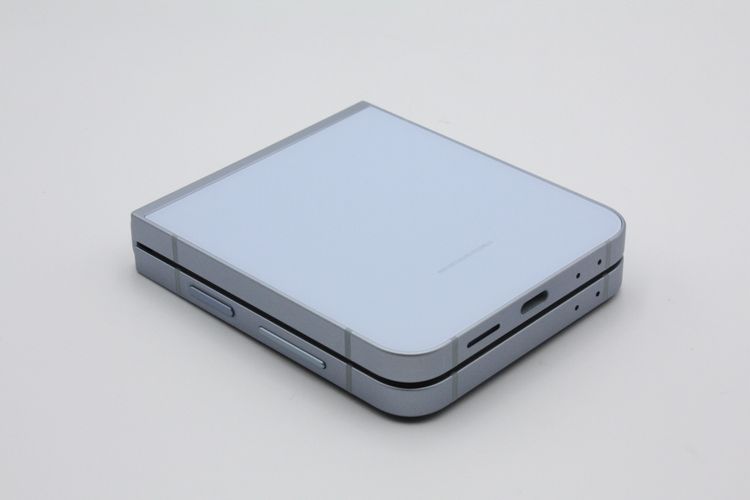���� Galaxy Z Flip6 SCG29 au��SIM�ե꡼�֥롼 A���
