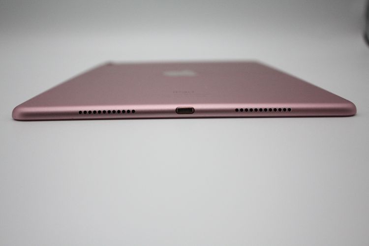 iPad Pro 9.7����� ��1���� 32GB Wi-Fi +Cellular