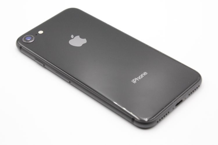 iPhone8 64GB SIM���å�����Ѥ� ���ڡ������쥤 C���