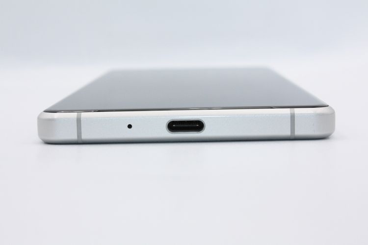 Xperia 1 II SOG01 �ۥ磻�� SIM���å�����Ѥ� C���
