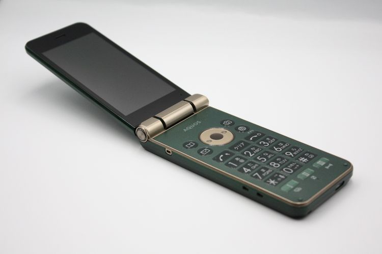 AQUOS K SHF34 ������륰�꡼�� SIM���å�����Ѥ� B���