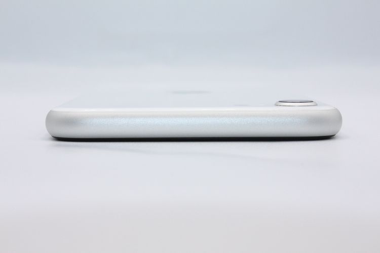 ���� iPhoneSE ��2���� 64GB �ۥ磻�� SIM���å�����Ѥ� A���
