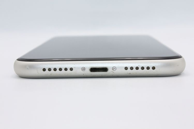 �������ò� iPhone11 64GB SIM���å�����Ѥ� �ۥ磻�� B���