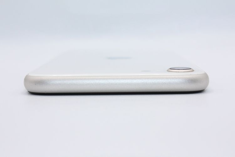 iPhoneSE ��3���� 64GB SIM�ե꡼ �������饤�� B���