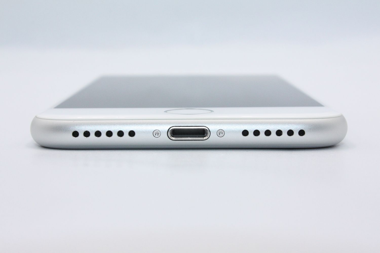 ムスビー｜美品 iPhone7 32GB SIMロック解除済み シルバー Aランク 